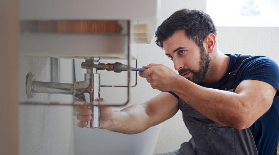 Water heater thermostat replacement in Little America, WY